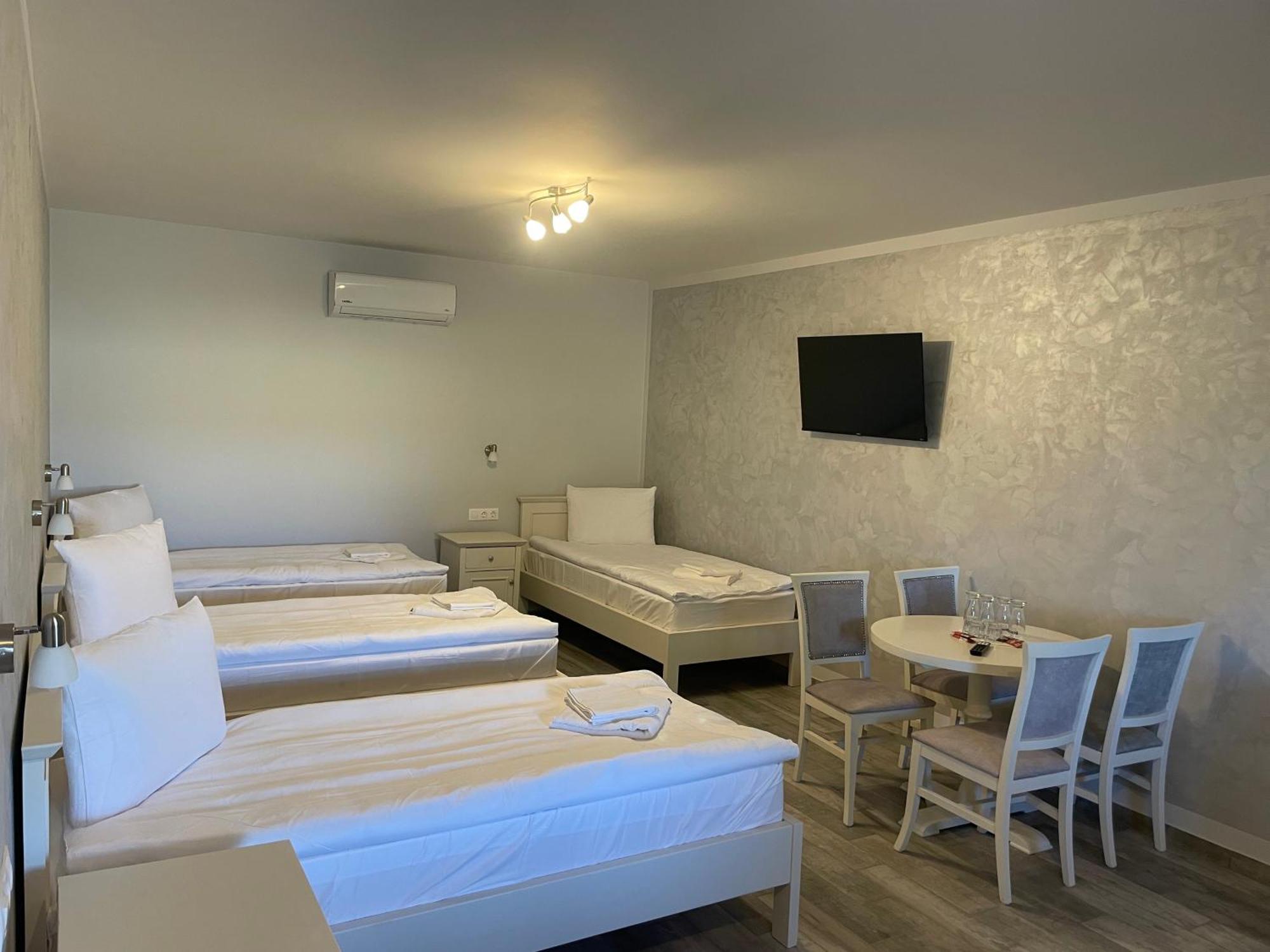 Airport Wanderer Inn - Vandor Fogado Vecses Exterior photo