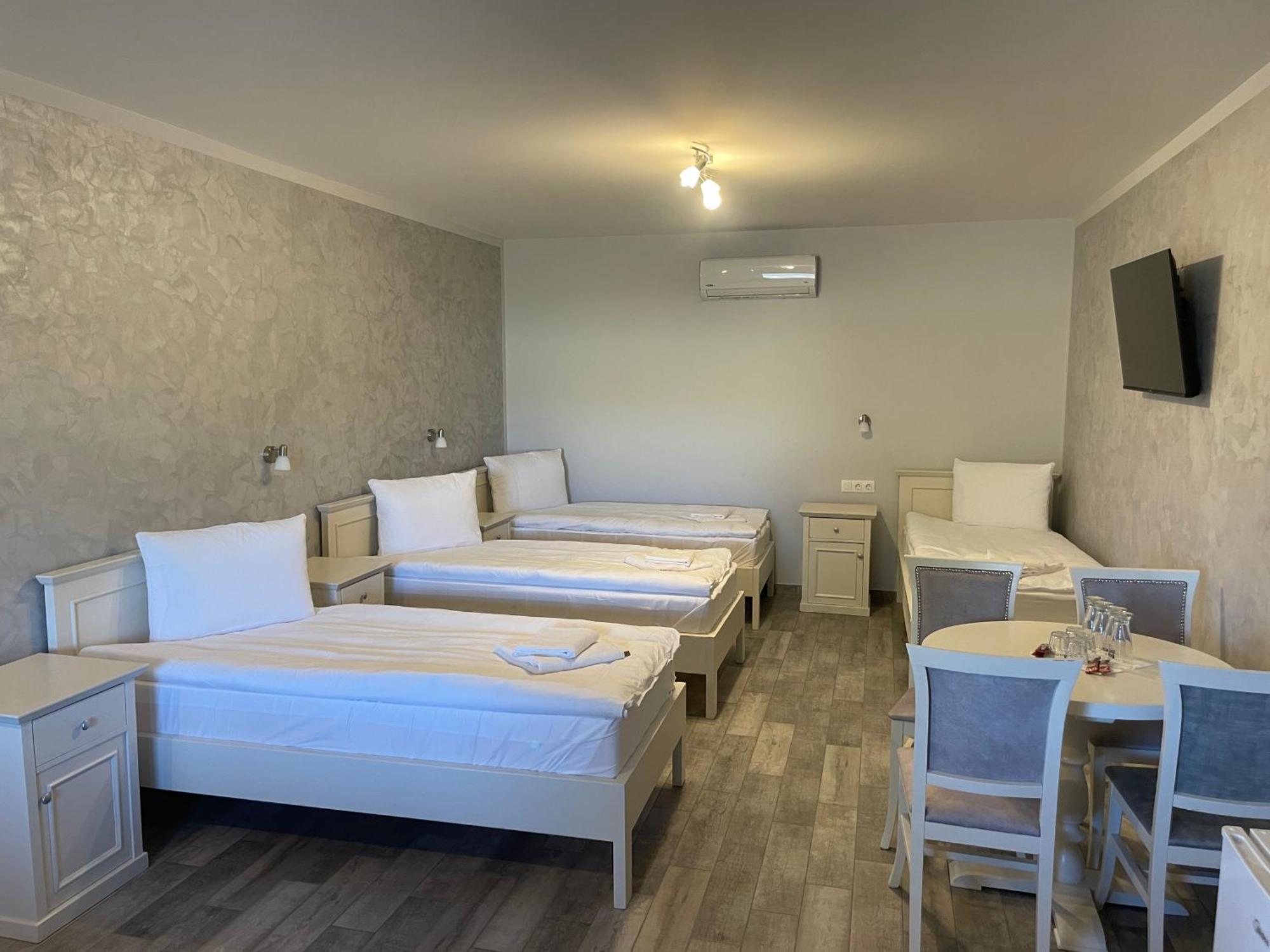 Airport Wanderer Inn - Vandor Fogado Vecses Exterior photo
