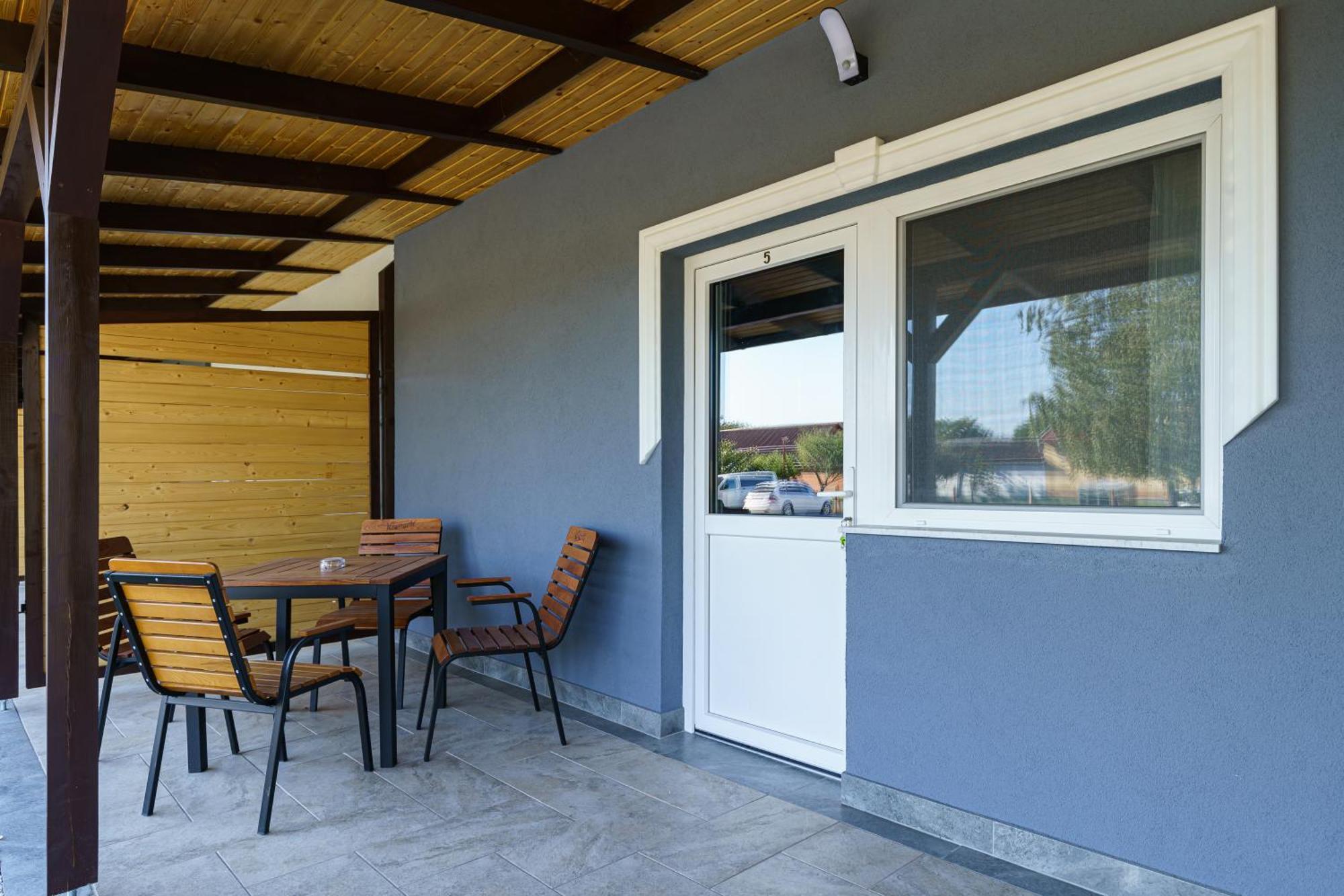 Airport Wanderer Inn - Vandor Fogado Vecses Exterior photo